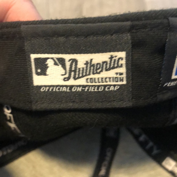 Pittsburgh Pirates Authentic Collection Official On-Field Baseball Cap - Picture 6 of 6